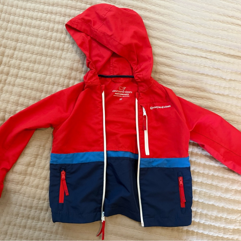 Gently used vineyard vines jacket with hood